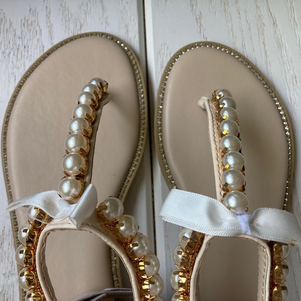 NEW Amanda Blu Catherine Crystal Pearl Bling Sandals Sz 7